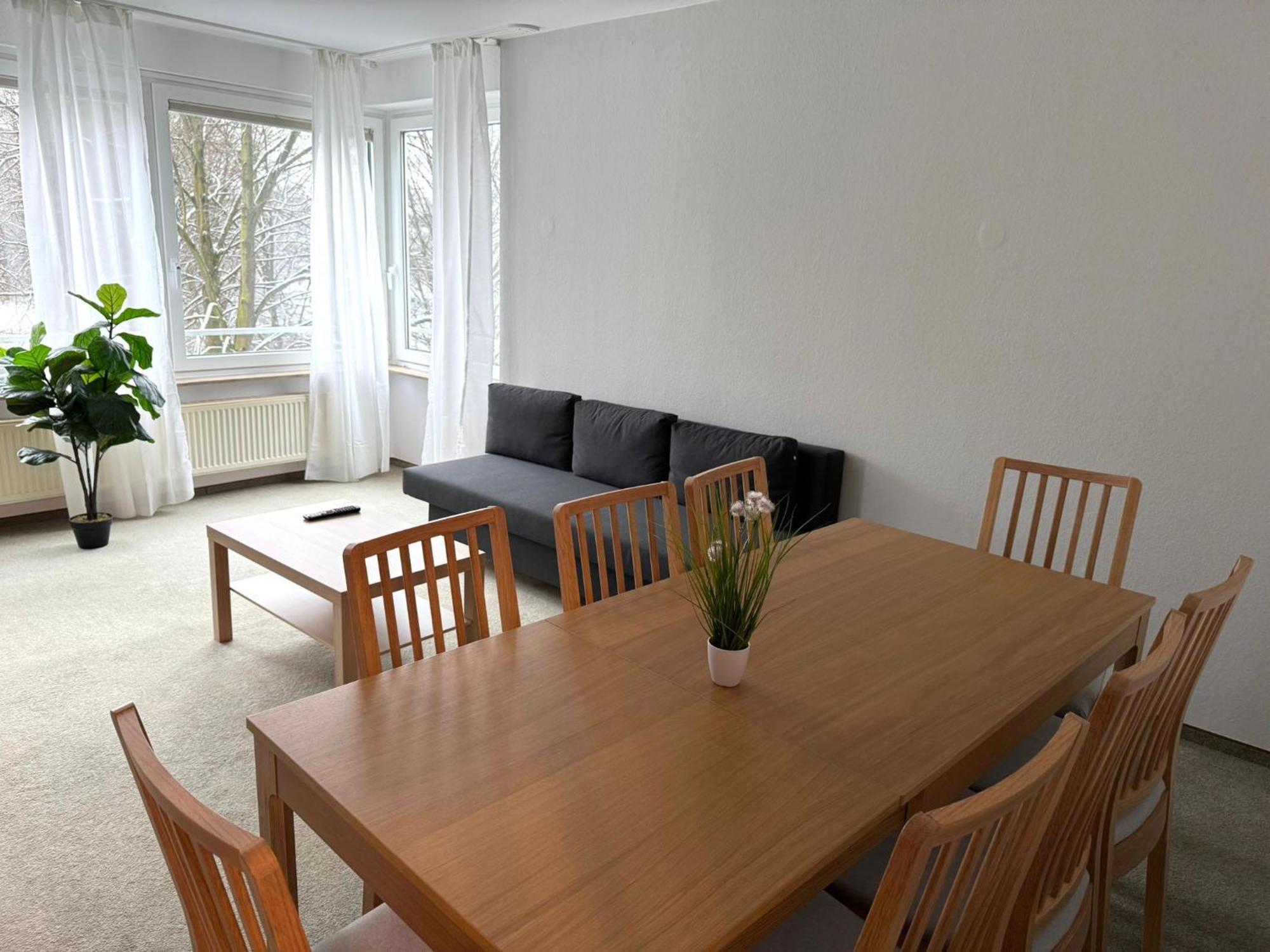 Privat Near Messe Apartment *